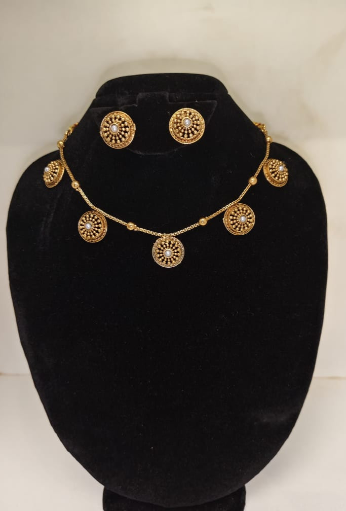 Coin Design Chein with Pearl